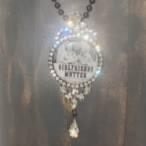 GIRLFRIENDS MATTER Adjustable Boutique Bling NECKLACE Costume Jewelry BFF Friend - Picture 10 of 13